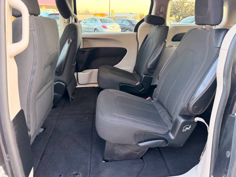2019 Chrysler Pacifica LX