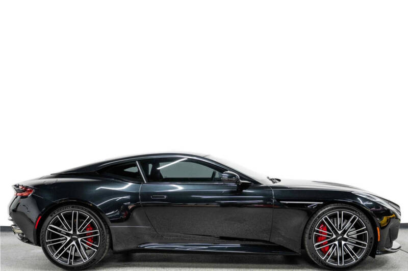 2024 Aston Martin DB12 V8