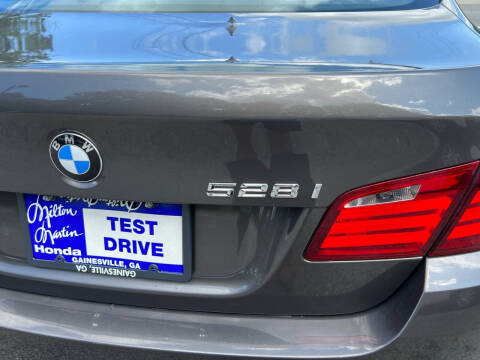 2011 BMW 5 Series 528i