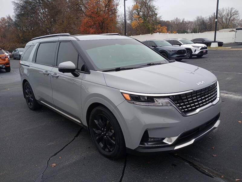 2024 Kia Carnival SX's photo