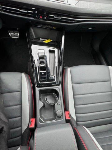 2024 Volkswagen Golf GTI SE