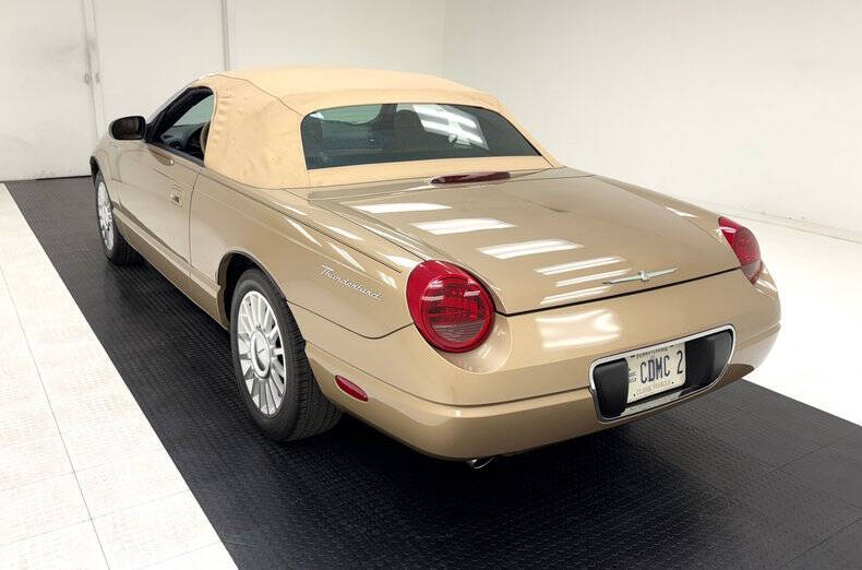 2005 Ford Thunderbird Deluxe