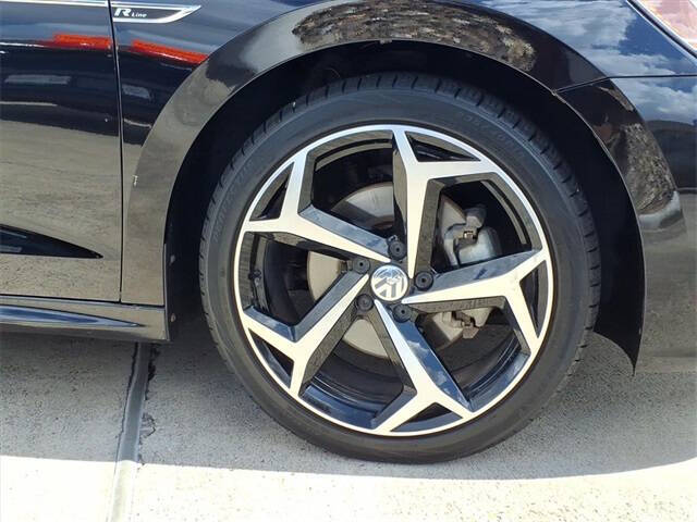 2022 Volkswagen Passat R-Line