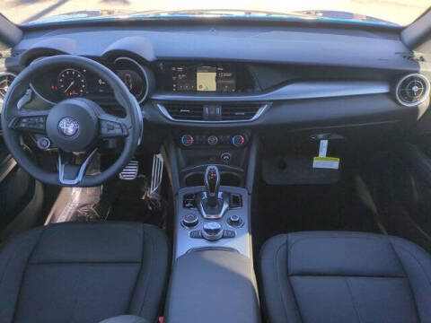 2025 Alfa Romeo Stelvio