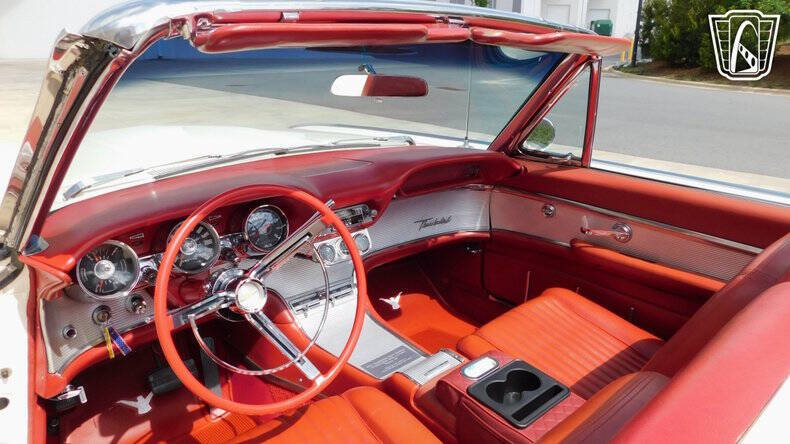 1962 Ford Thunderbird