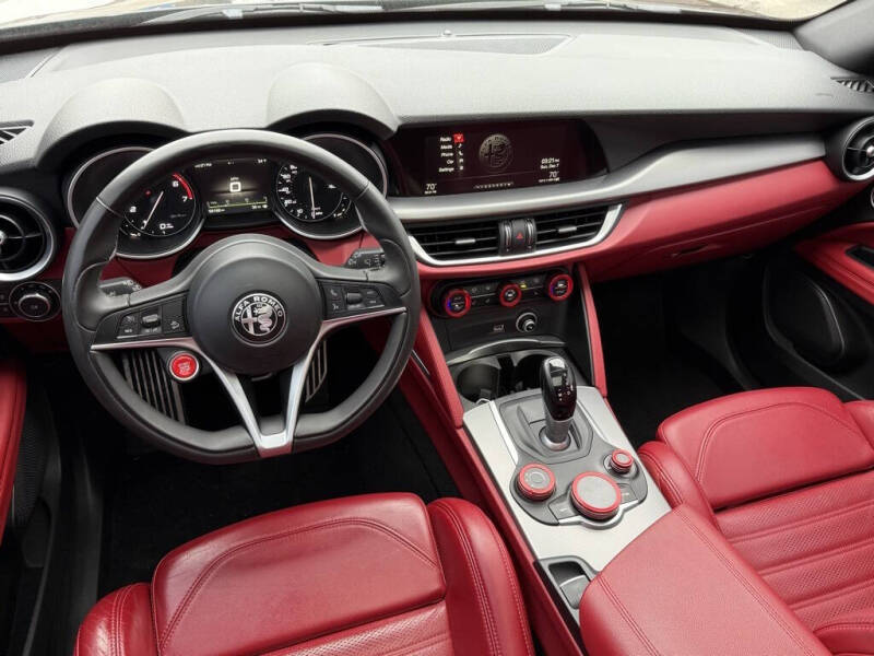 2019 Alfa Romeo Stelvio Ti Sport