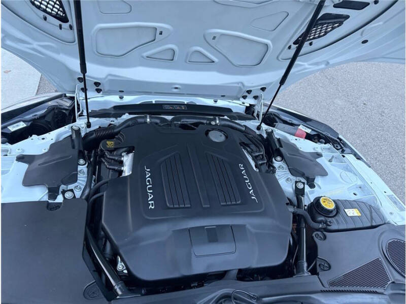 2017 Jaguar F-TYPE R