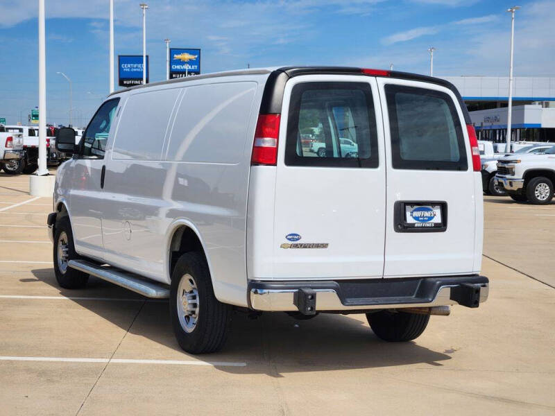 2024 Chevrolet Express 2500