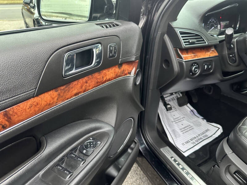 2019 Lincoln MKT Town Car Livery Fleet