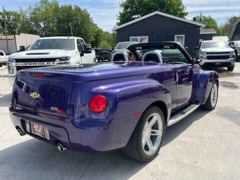 2004 Chevrolet SSR LS