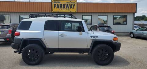 2007 Toyota FJ Cruiser for sale at Parkway Motors in Springfield IL