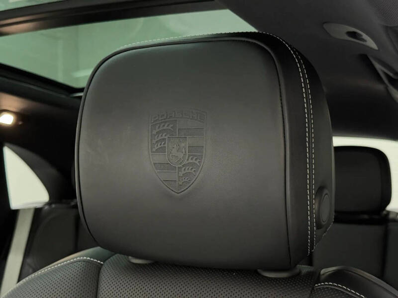 2022 Porsche Macan S