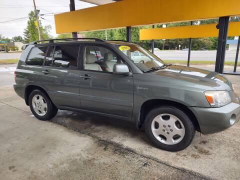 2005 Toyota Highlander for sale at PIRATE AUTO SALES in Greenville NC