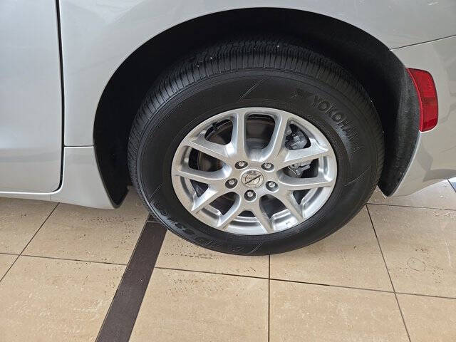 2022 Chrysler Voyager LX