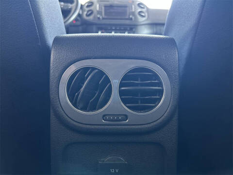 2018 Volkswagen Tiguan Limited 2.0T 4Motion