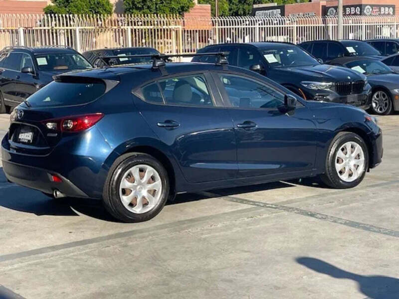 2016 Mazda MAZDA3 i Sport