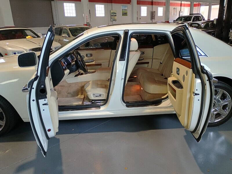 2011 Rolls-Royce Ghost 51