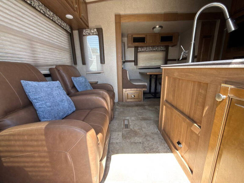 2017 Rockwood 8244BS