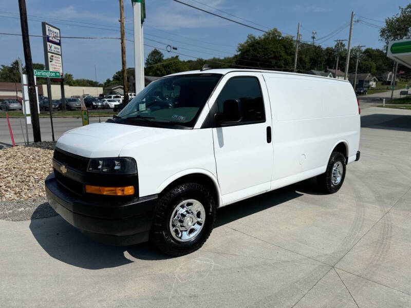 2019 Chevrolet Express Cargo Work Van photo 2