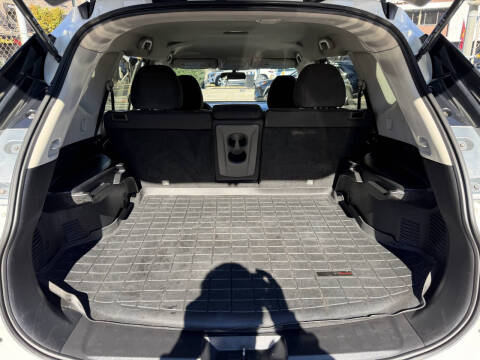 2016 Nissan Rogue SV