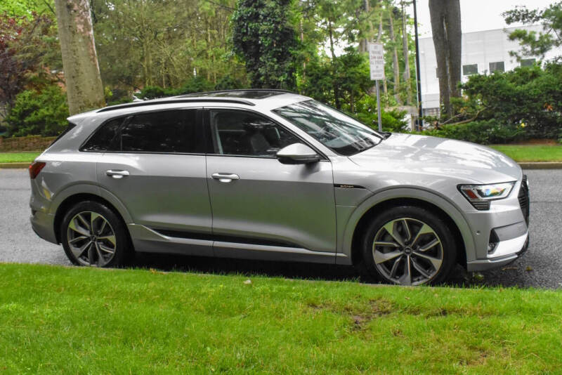 2021 Audi e-tron quattro Premium Plus