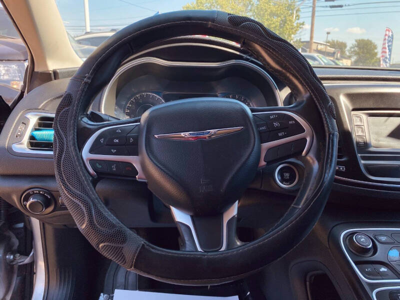 2015 Chrysler 200 Limited