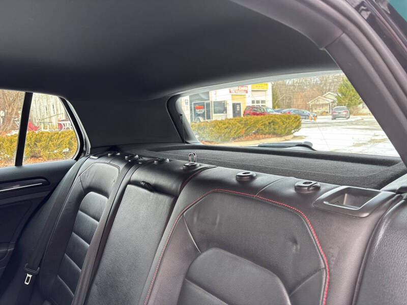 2017 Volkswagen Golf GTI SE