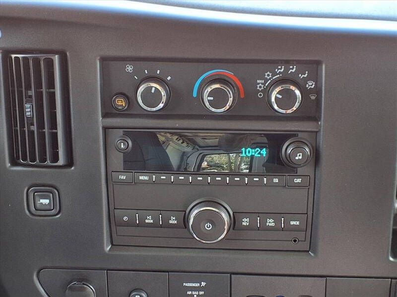 2025 Chevrolet Express 2500