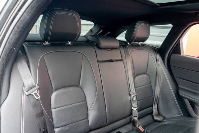 2018 Jaguar XF Sportbrake 34