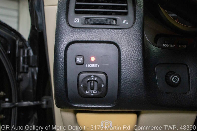 2004 Lexus SC 430