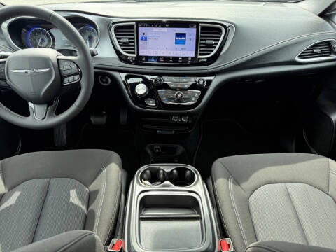 2023 Chrysler Pacifica Touring