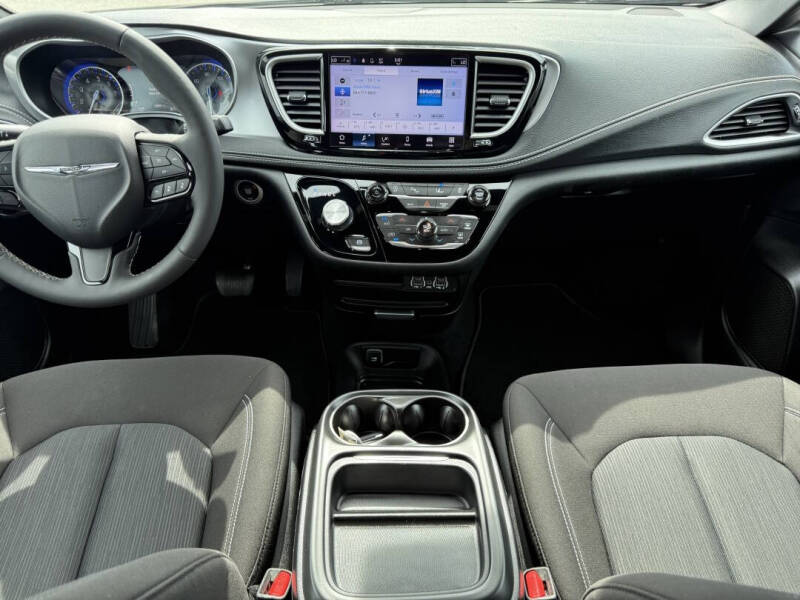 2023 Chrysler Pacifica Touring