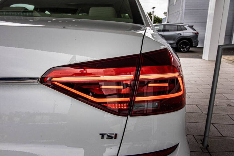 2017 Volkswagen Passat 1.8T SEL Premium