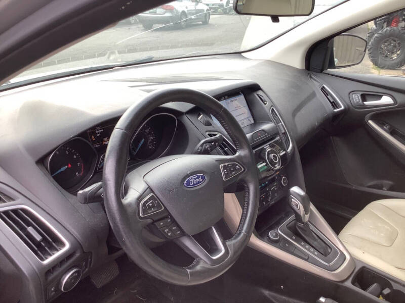 2017 Ford Focus Titanium