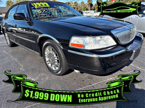 2006 Lincoln Town Car for sale at RIVERSIDE MOTORCARS INC - Main Lot in New Smyrna Beach FL