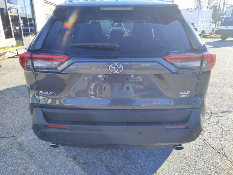 2022 Toyota RAV4 Hybrid XLE