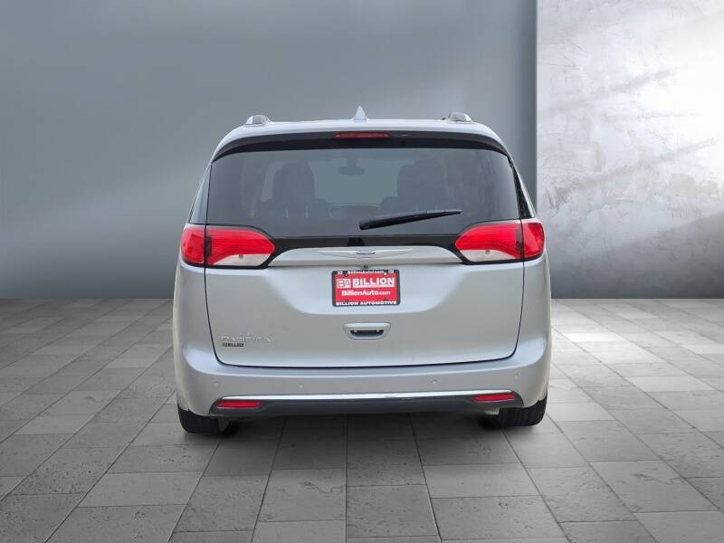 2018 Chrysler Pacifica Touring L