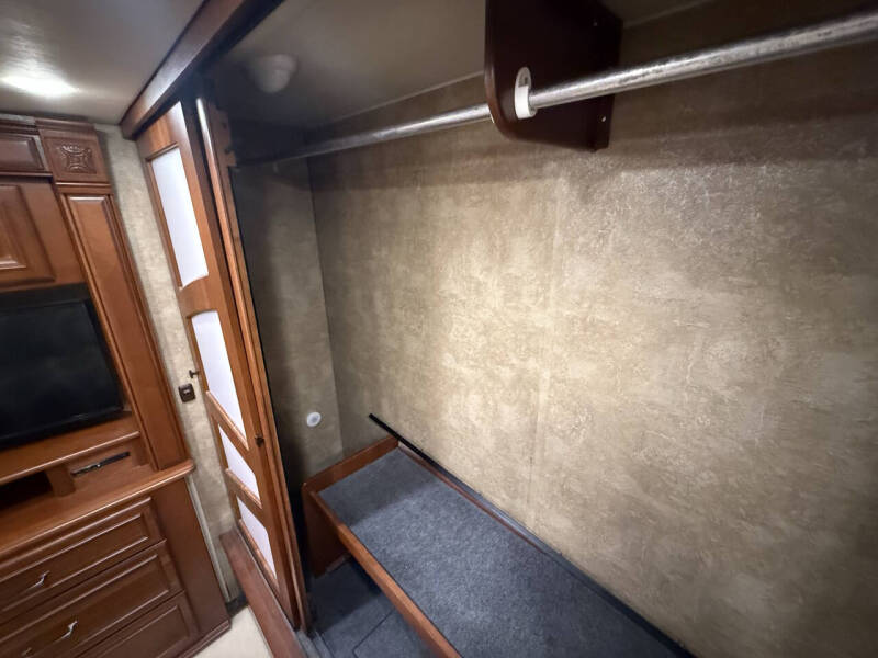 2014 Winnebago 42GD