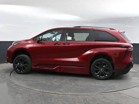 2025 Toyota Sienna XSE 7-Passenger