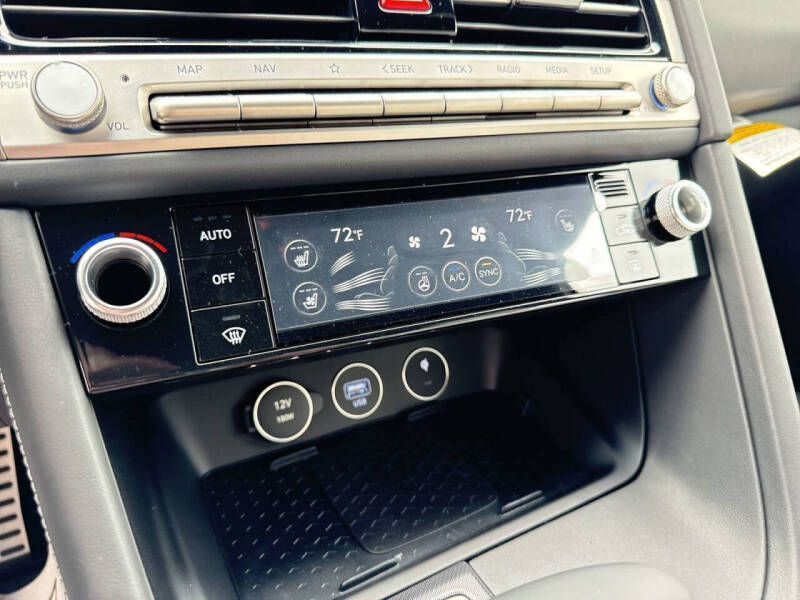2025 Genesis G70