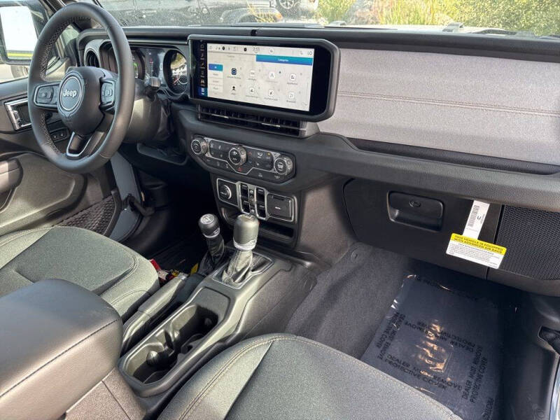 2025 Jeep Gladiator Sport