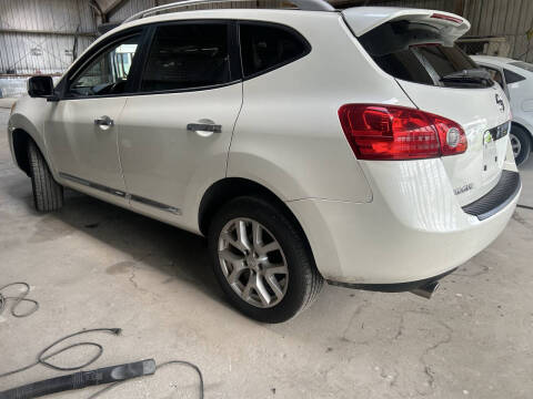 2013 Nissan Rogue SV w/SL Package