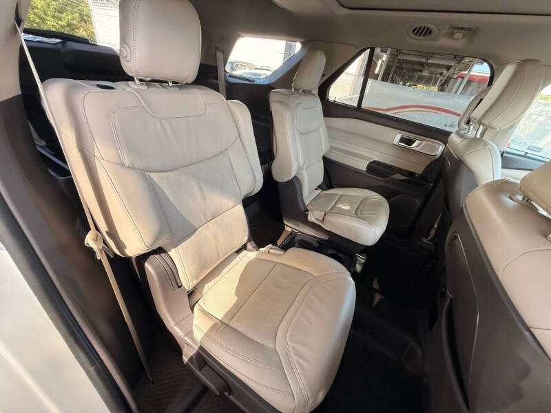 2020 Ford Explorer Platinum