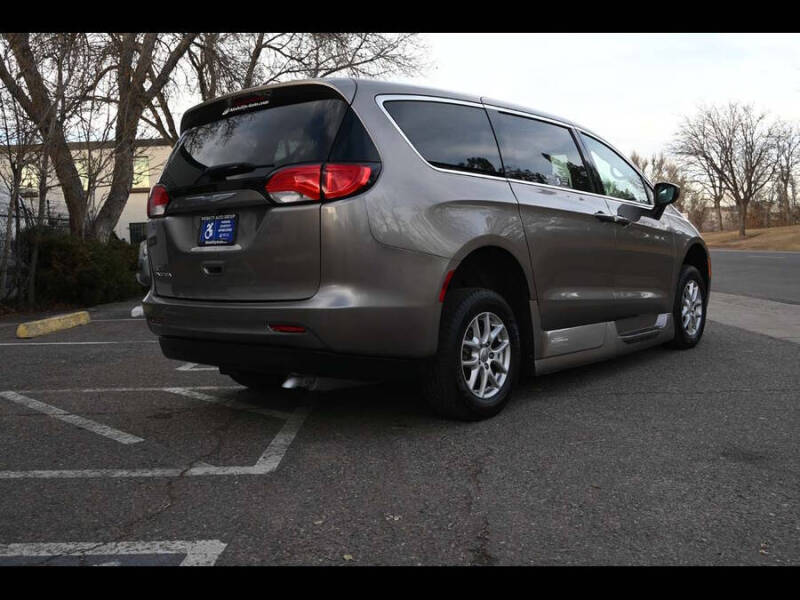 2017 Chrysler Pacifica Touring