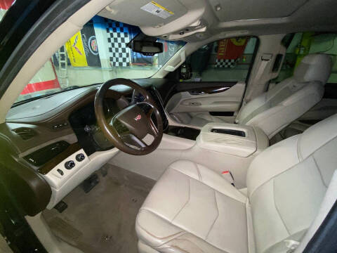 2016 Cadillac Escalade Luxury Collection