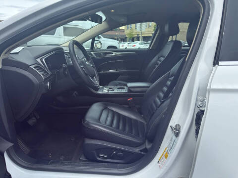 2020 Ford Fusion SEL