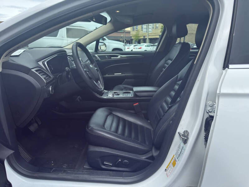 2020 Ford Fusion SEL