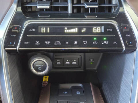 2023 Toyota Venza XLE