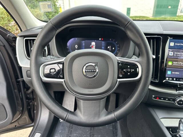 2025 Volvo XC60 B5 Plus Dark Theme