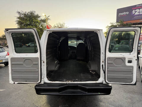 2005 Ford E-Series E-250